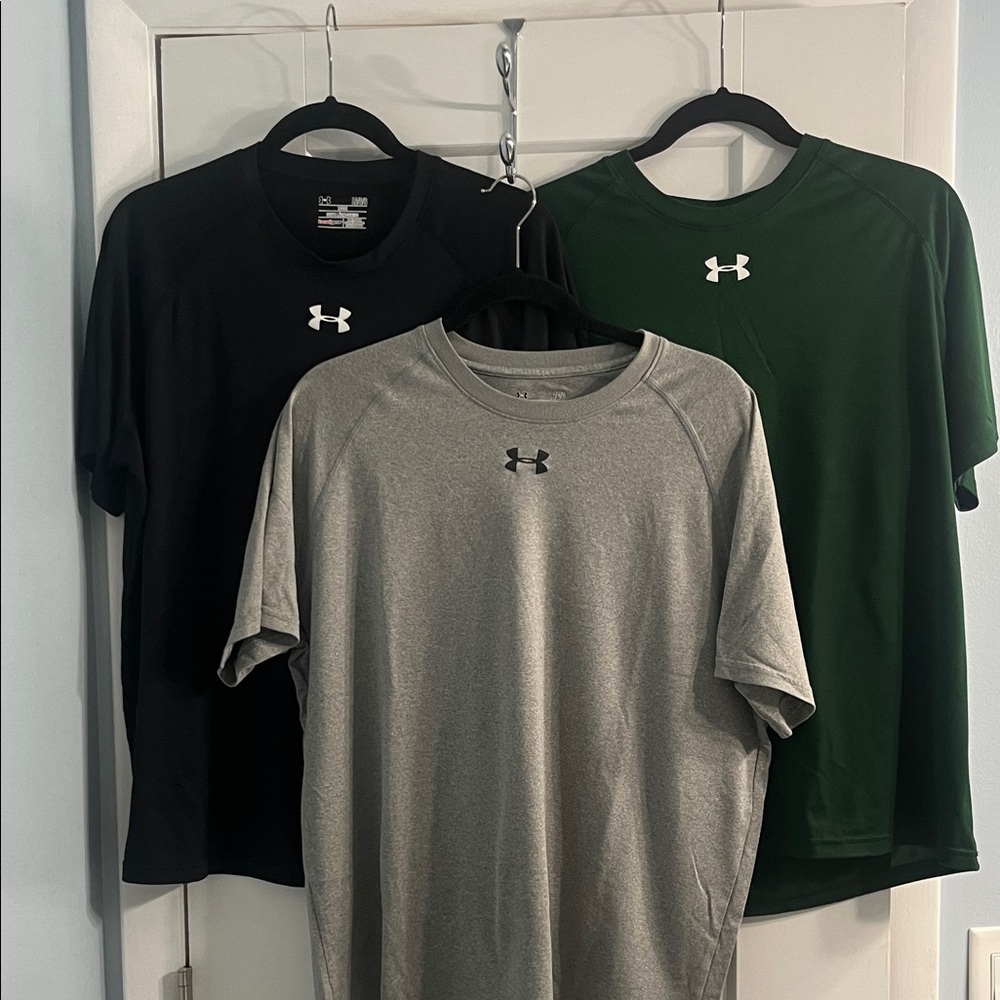 Set of Three Under Armour Men's Short Sleeve Tees - Black, Gray, Green